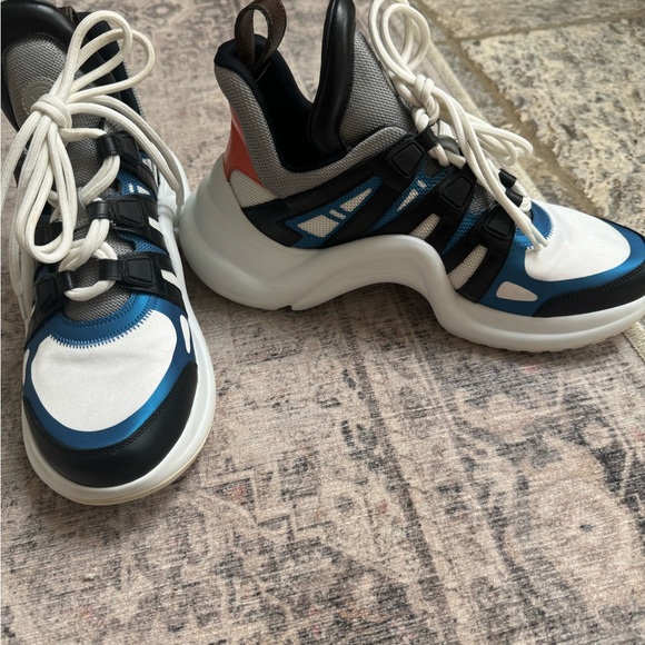 LV archlight sneaker - Picture 3 of 6